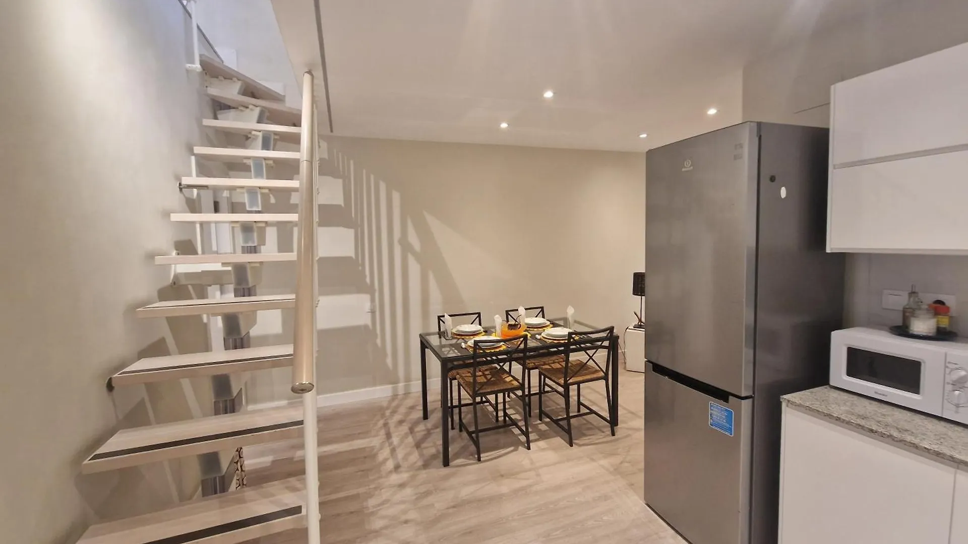 شقة Barcelona Duplex De 3 Habitaciones لوسبيتاليت دي يوبريغات